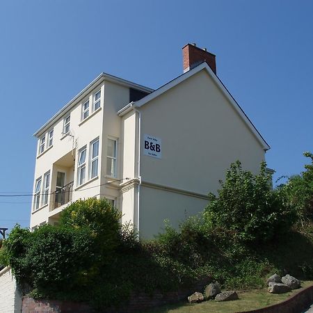 Fern Villa B&B Фишгард Екстериор снимка