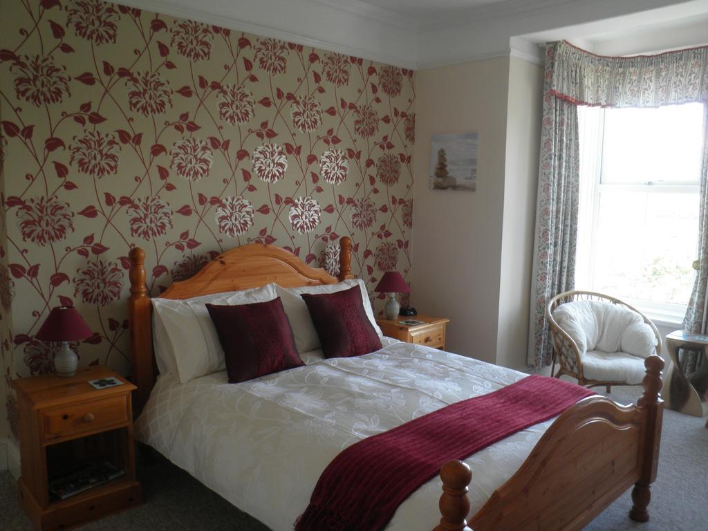 Fern Villa B&B Фишгард Стая снимка